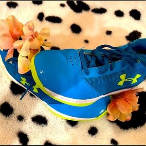 🤍☁️Turquoise Under Armor shoes☁️🤍